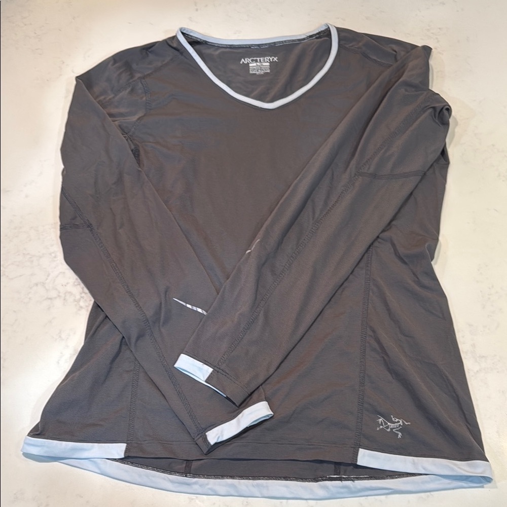 Arc'teryx women’s Grey Long Sleeve Shirt